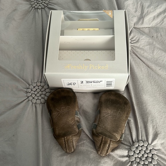 Used freshly picked ballet moccs - Picture 2 of 2